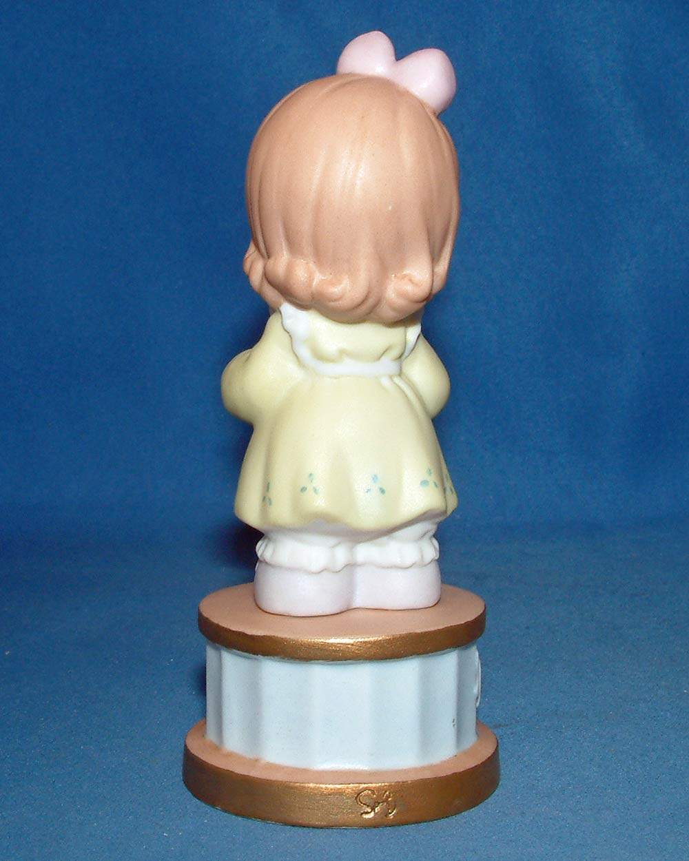 Precious Moments Worlds Best Helper Figurine 491608 by Spider-Man [並行輸入品] Precious Moments Worlds Best Helper Figurine 491608 by